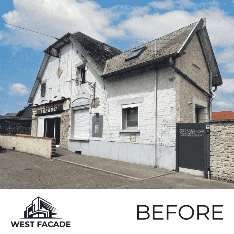 Woning met verweerde gevel vóór crepi-afwerking door West Facade